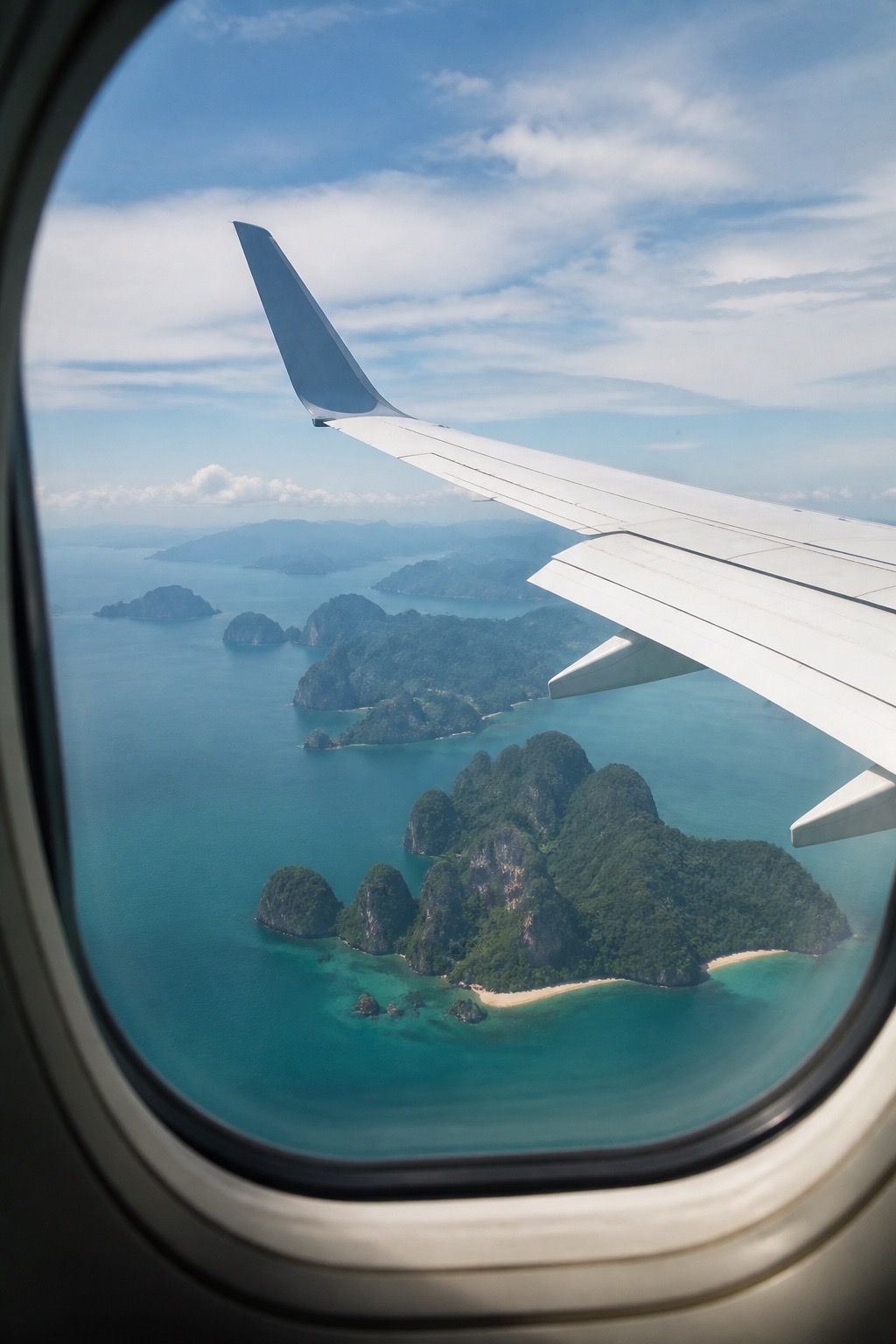 Vista aérea de las islas del sur de Tailandia desde un avión